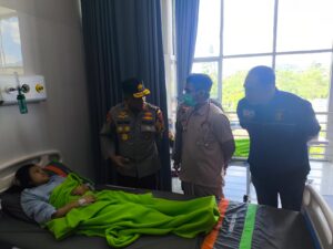 Kapolda Jabar Jenguk Pelajar, Tasya Aulia, Korban Kericuhan Pesta Rakyat Garut di RSUD dr. Slamet