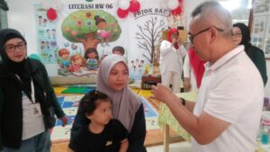 Persiapkan Generasi Yang Sehat dan Kuat ,Posyandu Nusa Indah VI,RW.06, Komplek Pasir Jati,Desa Jatiendah,Berikan Vitamin A, Obat Cacing dan Makanan Bergizi Untuk Balita