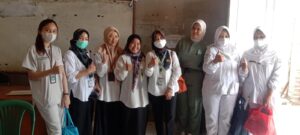 Siswa-siswi PKBM dan SMK Binkara Di Cek Kesehatannya Oleh Petugas Puskesmas Cijedil