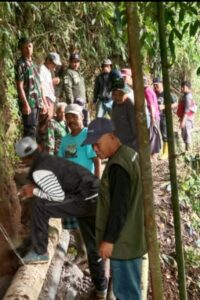 Warga Desa Cipendawa Gelar Kerja Bakti Pemanfaatan Air Kali Ciguntur Untuk Kebutuhan RW 12,13,Dan 14