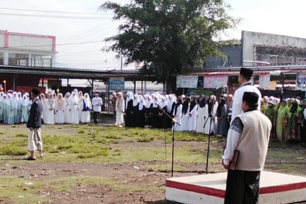 Khidmat dan Penuh Semangat, Cikalongkulon Peringati Hari Santri Nasional ke-11