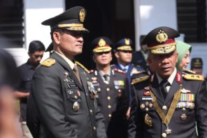 Soliditas TNI-Polri, Kapolda Jabar Hadiri Upacara Parade Peringatan HUT ke 80 TNI Tahun 2025