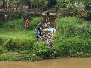 TPS Liar di Bantaran Citarum Jadi Masalah Bukan Solusi